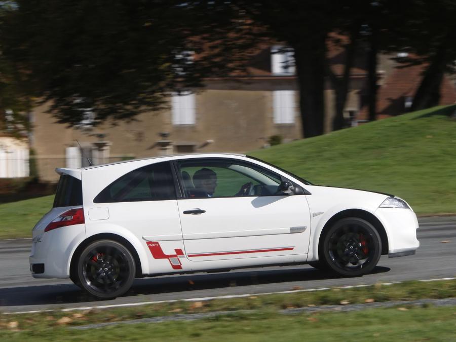  Renault Megane RS R26.R 2008 года  (фото 40 из 86)